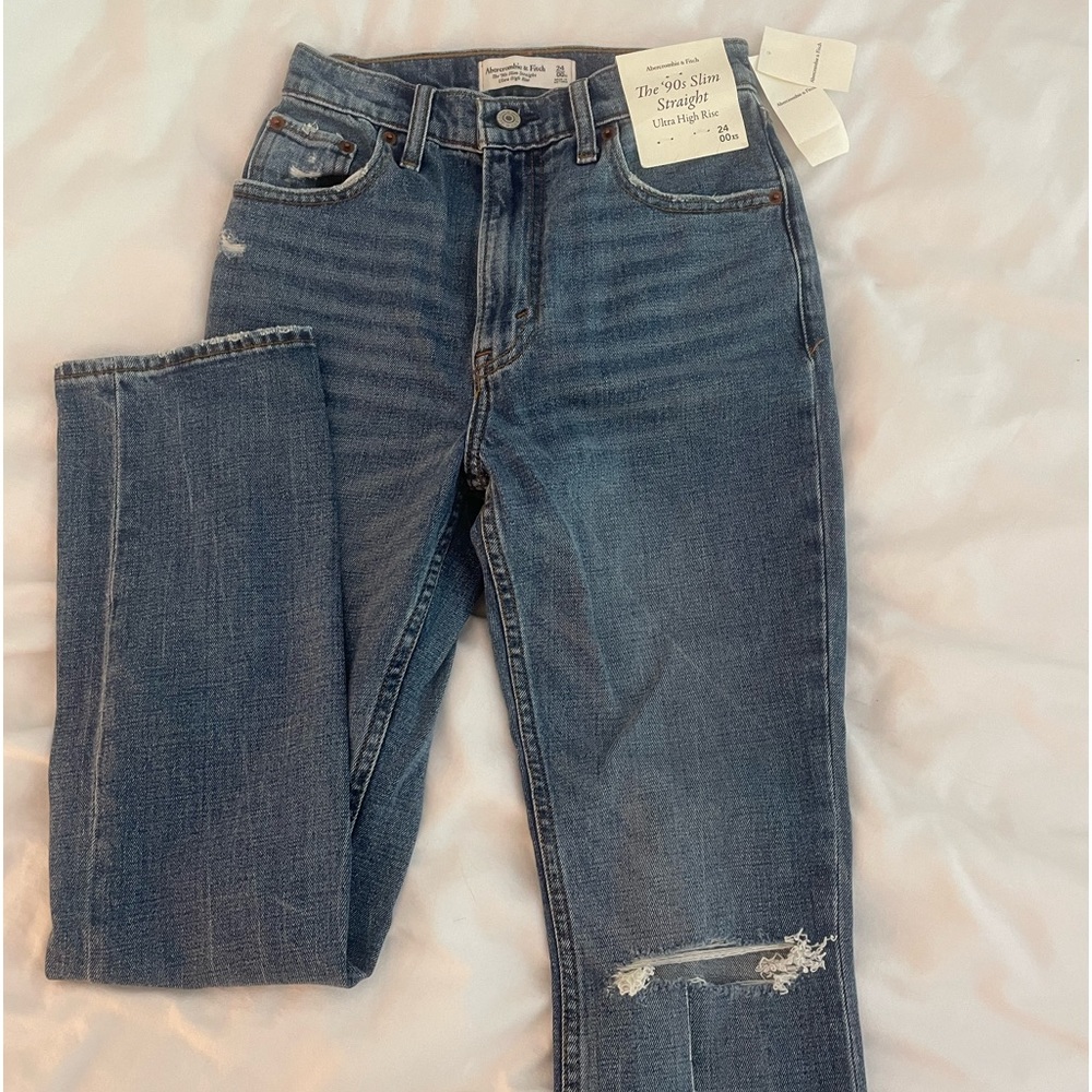 A&F Ultra High Rise 90s Slim Straight Jean